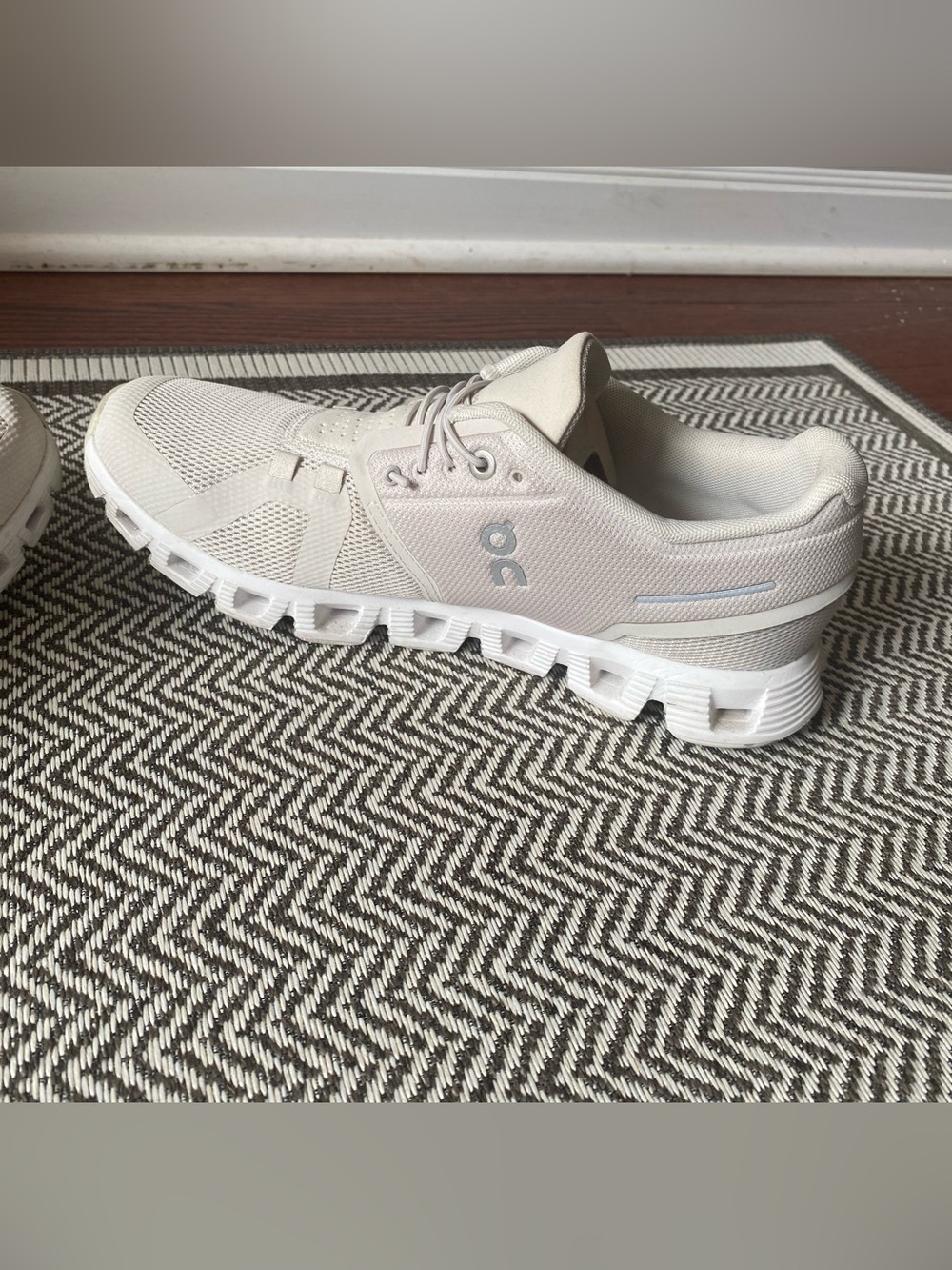 On Cloud 5 Sneakers (Colorway: Pearl and White; Women’s Size 8) - Picture 6 of 12